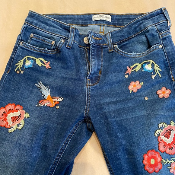 Zara Denim - Zara Embroidered Floral Cropped Jeans